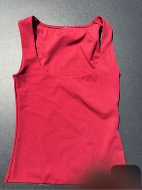 H&M Women's Red Scoop Neck Tank Top